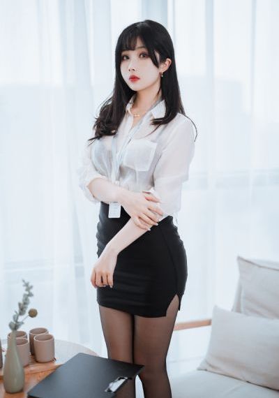 裸体女人与公牛的性行为